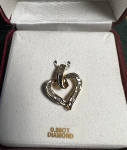 Lovely 14k Yellow Gold & Diamond Heart Pendant In Original Box. - Picture 1 of 8