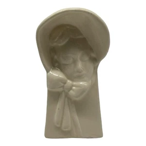 SELTENE Vintage cremeweiße hängende Wandkopf Vase Dame in Haube mit großer Schleife 6" hoch - Bild 1 von 10
