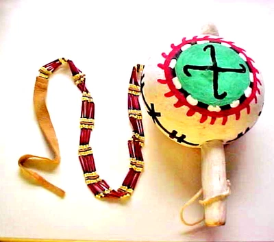 Hopi Bendición Sonajero Curación Chamán Sonajeros Sol con Cuentas Pluma Brazo Muñequera Conjunto Foto 1 de 4