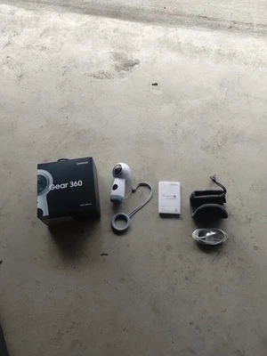 Samsung Gear SM-R210 360 4K Spherical VR Camera White - Image 1 of 4