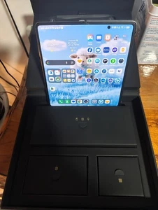 Honor Magic V2 512GB 16GB RAM (FACTORY UNLOCKED) (Global). VERIZON-AT&T-T-Mobil - Picture 1 of 17