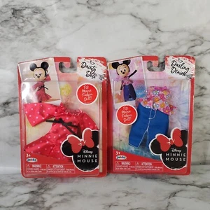 Disney Minnie Mouse - Minnie Moda Muñeca Conjunto de Conjunto Danity Dot + Cariño Denim - Imagen 1 de 5