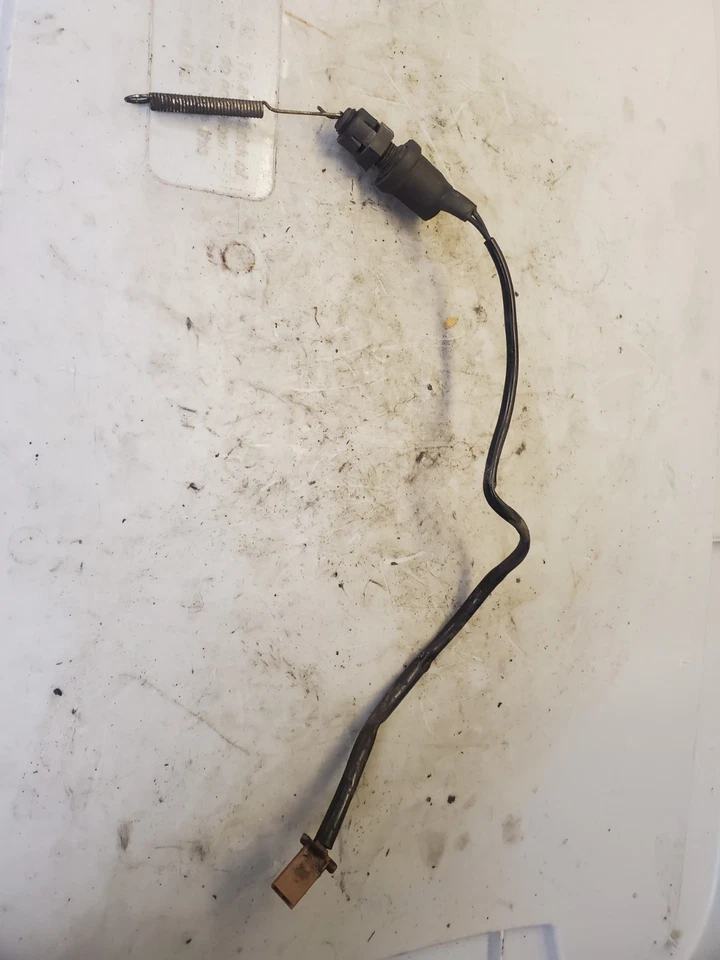 01 - 05 Interruptor luz freno trasero Yamaha FZ1 1000 Fazer  Foto 1 de 1