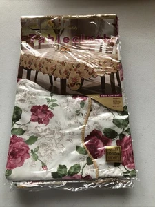 Kintang Rose Floral Vinyl Rückseite Quadratische Tischdecke - 60” x 60”, NEU - Bild 1 von 4