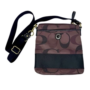 Bolso Bandolera Coach Kitt Para Mujer Colorblock Marrón y Negro con Herrajes de Latón Usado en Excelente Condición - Imagen 1 de 11