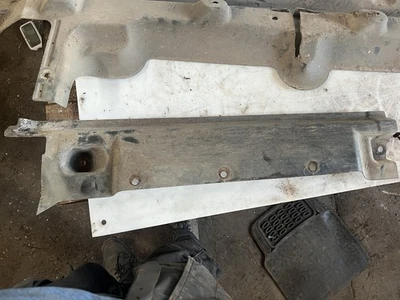 VW T5 2009 2.5 Tdi Underbody Trim 7h0825212 - Image 1 of 4