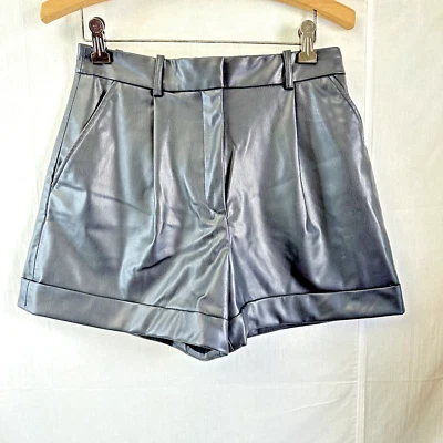 ZARA 女式黑色人造皮革高腰打褶前卷下摆短裤 S 码 — 第 1/4 张图片