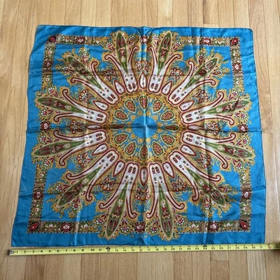 Винтажный шелковый шарф 31 дюйм квадратный турквоз красный зеленый желтый с белым ручной прокаткой - Изображение 1 из 4