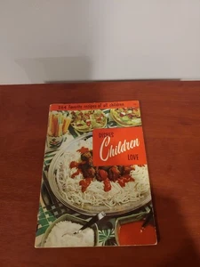 264 Favorite Recipes Of All Children Dishes Children Love Booklet 1955 - Picture 1 of 6