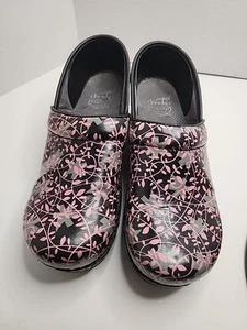 Dansko Clogs Women EUR 40 US 9.5 Vegan Pink Vines Floral Nursing Comfort XP - Picture 1 of 12