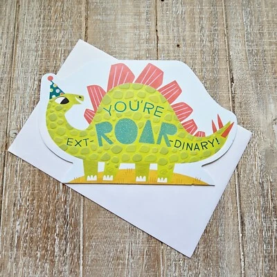 Tarjeta de cumpleaños American Greetings dinosaurio largo recortado verde brillo Foto 1 de 4