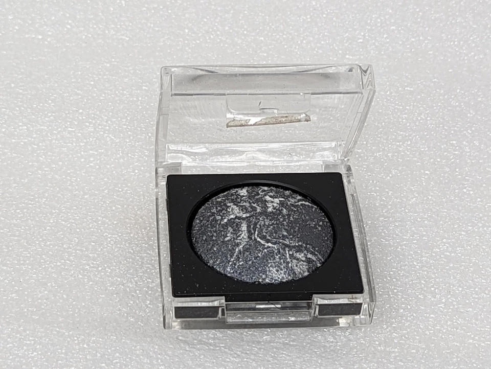 Sombra de ojos en polvo al horno mineralizado Jesse's Girl grafito escarcha 0,07 oz Foto 1 de 2