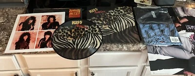 KISS Animalize 40th Anniversary Picture Disc Limited X-LARGE T-Shirt #208/500 - Image 1 of 4