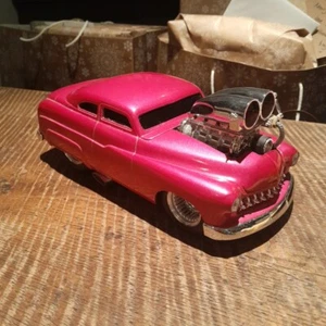 Muscle Machine 1/18 Scale Diecast 71169 - 1949 Mercury - Hot Pink - Picture 1 of 6