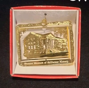 naciones tesoros adorno navidad.  Museo transparente de historia de aguas tranquilas. - Imagen 1 de 4