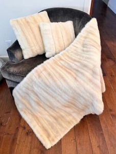 GENUINE MINK FUR PEARL WHITE CREAM THROW PILLOW WHOLE LET OUT PELTS 14" X 14" - Picture 1 of 7