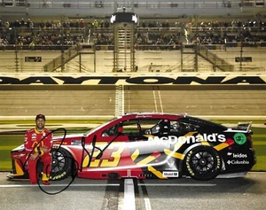 2025 Bubba Wallace McDonalds Columbia Daytona 500 Signed Auto 8x10 Photo COA - Picture 1 of 1