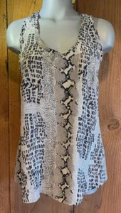Nuevo con etiquetas JOIE CAMISETA SIN MANGAS CAMI Sexy Corredor Espalda Serpiente Lagarto Animal Print Gris/Negro MED - Imagen 1 de 4
