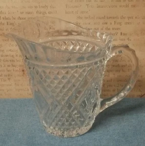 Jarra de leche de cristal vintage con patrón de diamantes FTD 1985 - Imagen 1 de 11