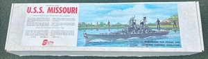 Sterling Models USS Missouri Model Ship Kit B17M US Navy Battleship with box - Picture 1 of 7