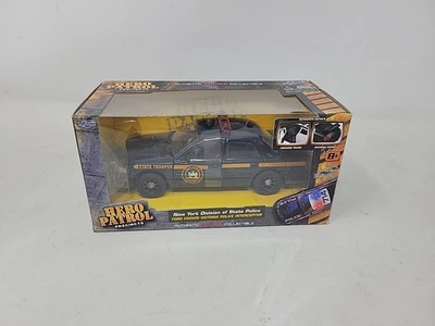 JADA TOYS HERO PATROL 1:32 SCALE 2010 FORD CROWN VICTORIA NEW YORK STATE POLICE - Image 1 of 4