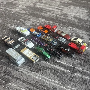 ๐ฅ VTG Hot Wheels + Matchbox Diecast Lot 17๐ 1974 Mustangs Police Trucks Indy - Picture 1 of 14