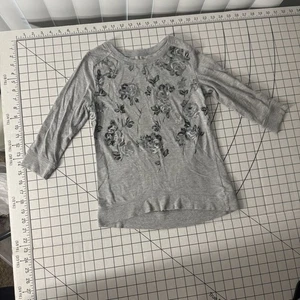 Girls size M Miss attitude Gray Floral Embroidered Top - Picture 1 of 4