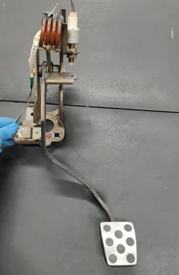 Pedal de embreagem 00 01 02 03 04 05 Toyota Celica GTS fabricante de equipamento original - Imagem 1 de 4