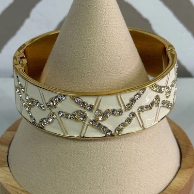 RARO Brazalete Kate Spade Garden Grove Esmalte Blanco Cierre Magnético Foto 1 de 4