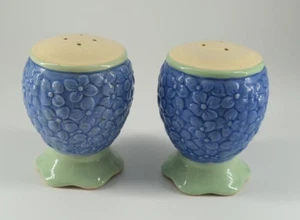 Pfaltzgraff SALT & PEPPER SHAKERS Floral Sculpted Summer Breeze Vintage - Picture 1 of 7