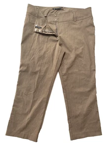 Maurices I Am Smart Women's Size 11/12 Beige Stretch Cropped Capri Pants - Picture 1 of 4
