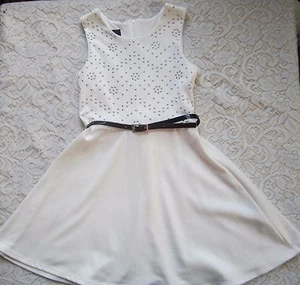 A Beautiful Little Ivory "BCX Girl" Girls Dress~size 10 - Picture 1 of 3