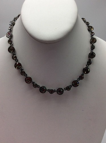 Collana Givenchy con pietra ematite leggera nuova con etichetta e scatola prezzo al pubblico consigliato $115