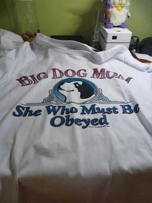 Nueva Camiseta Manga Corta Big Dogs Mom...she Who Must Be Obeyed Whote Talla 2XL Foto 1 de 4