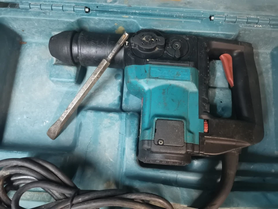 Makita HR 3000C Hammer Drill, Mortising Hammer, Combi Hammer [Case & Chisel] - Image 1 of 4