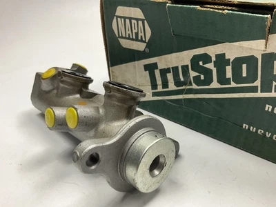 Cilindro maestro de freno Napa 390121 para Nissan Máxima 1991-1993 Foto 1 de 4