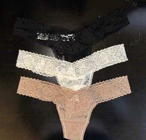 NEU! HANKY PANKY DAILY LACE LOW RISE TANGAS 3ER PACK GR. OS - Bild 1 von 1