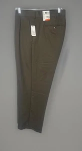 Van Heusen Pants Mens 44x30 Brown Classic Fit Pleated Front Tapered Cuffed NWT - Picture 1 of 7