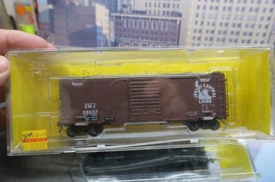 KADEE HO SCALE #5204 CENTRAL OF NEW JERSEY CNJ 23527 40' PS-1 BOX CAR W/8' DR ! - Image 1 of 4