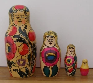Matrjoschka, Matrioschka, Matroschka. Babuschka! 4 Puppen. HANDGEMALT! 14 cm! - Bild 1 von 3