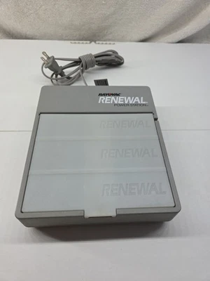 Central eléctrica gris Rayovac Renewal PS2 para renovación de baterías alcalinas reutilizables Foto 1 de 4