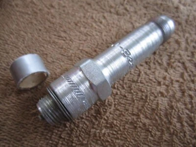 VINTAGE NOS CHAMPION EJ-8 INDUSTRIAL SPARK PLUG - Image 1 of 3