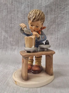 HUMMEL "A FAIR MEASURE" BOY GOEBEL 6" HIGH * Hum 345 * TMK-6 * FREE SHIPPING - Picture 1 of 6