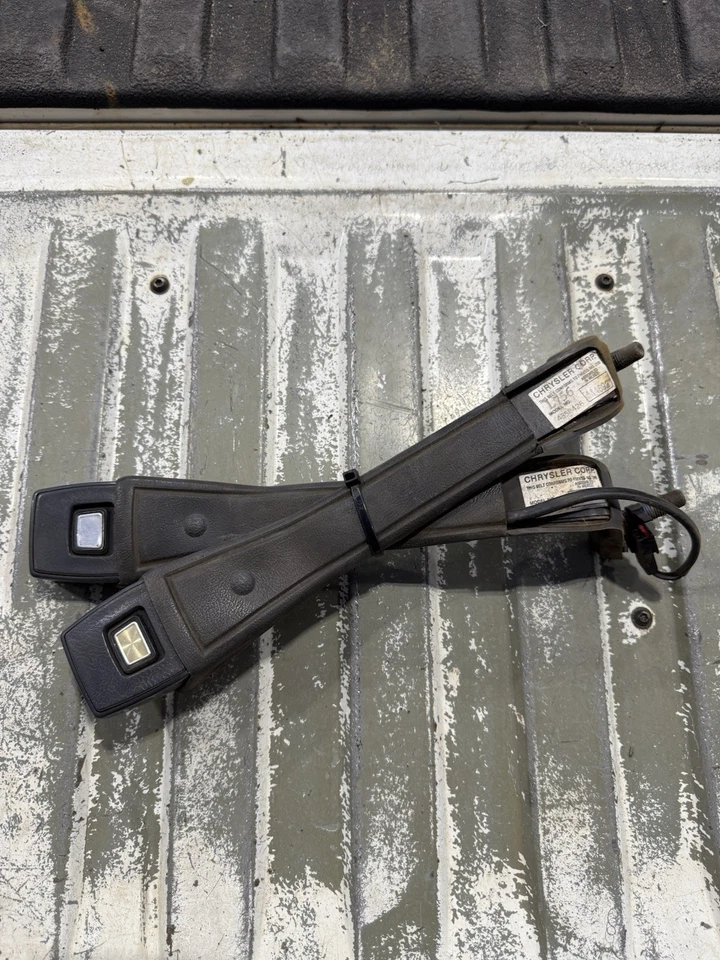 1989-1993 DODGE RAM D250 1ST GEN CUMMINS Seat Belt Seatbelt Set Bucket Seat - Image 1 of 1