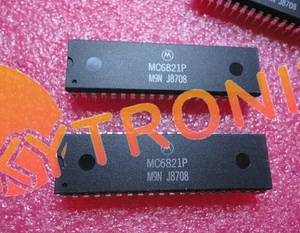 2pcs MC6821P MC6821 Peripheral Interface Adapters DIP-40 New - Picture 1 of 1