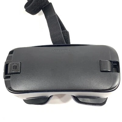 Samsung Gear VR (2016) SMR-R323N Virtual Reality Headset - Blue Black/USED - Image 1 of 4