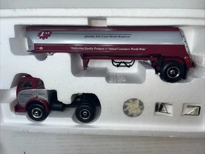 First Gear 1953 White 3000 Tractor w/ Tank Trailer 19-0010 1/34 Scale NOS - Image 1 of 4