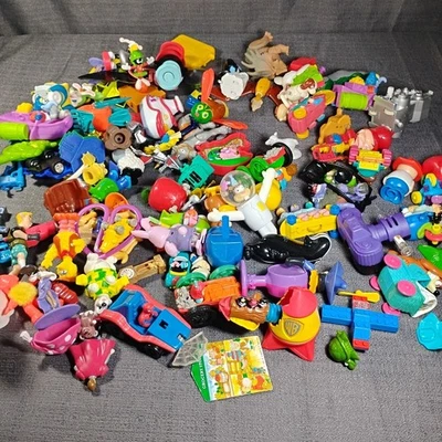 Gran Lote Juguetes Comida Rápida Años 90/2000 Disney Animaniacs VR Troopeers Barbie Foto 1 de 4