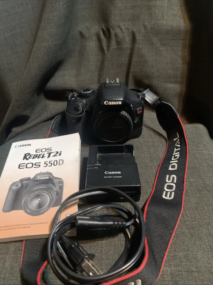 Canon EOS Rebel T2i 550D 18.0MP DSLR Camera body Tested and working - Image 1 of 4