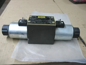 NUOVA VALVOLA PARKER D3W4CNJP45 DIR CTRL GALLEGGIANTE A MOLLA CTR 4/3 24VDC 3000PSI P9837 - Foto 1 di 2